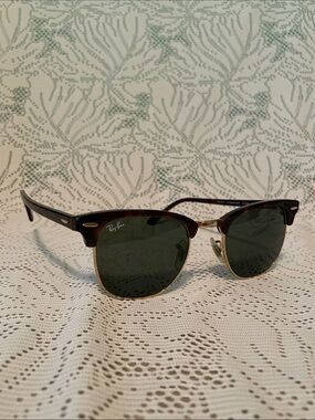 Ray-Ban Tortoise and Gold Clubmaster Sunglasses with Smoke Lenses